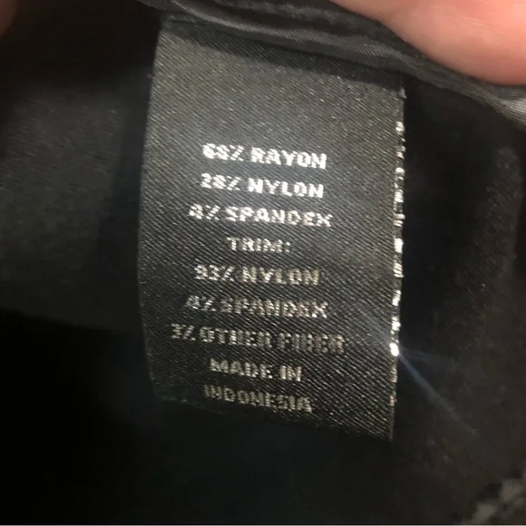 Slim Factor By INVESTMENTS Size Large Black Blazer.22”Pit 2 Pit X 29” Length - Picture 5 of 10